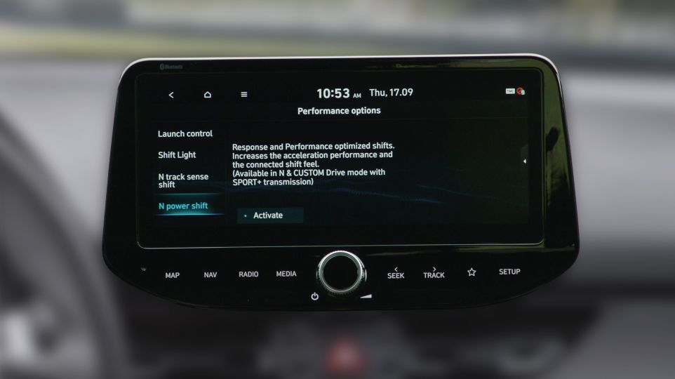 Zobrazení funkce N Power Shift na 10,25“ displeji nového modelu Hyundai i30 N.